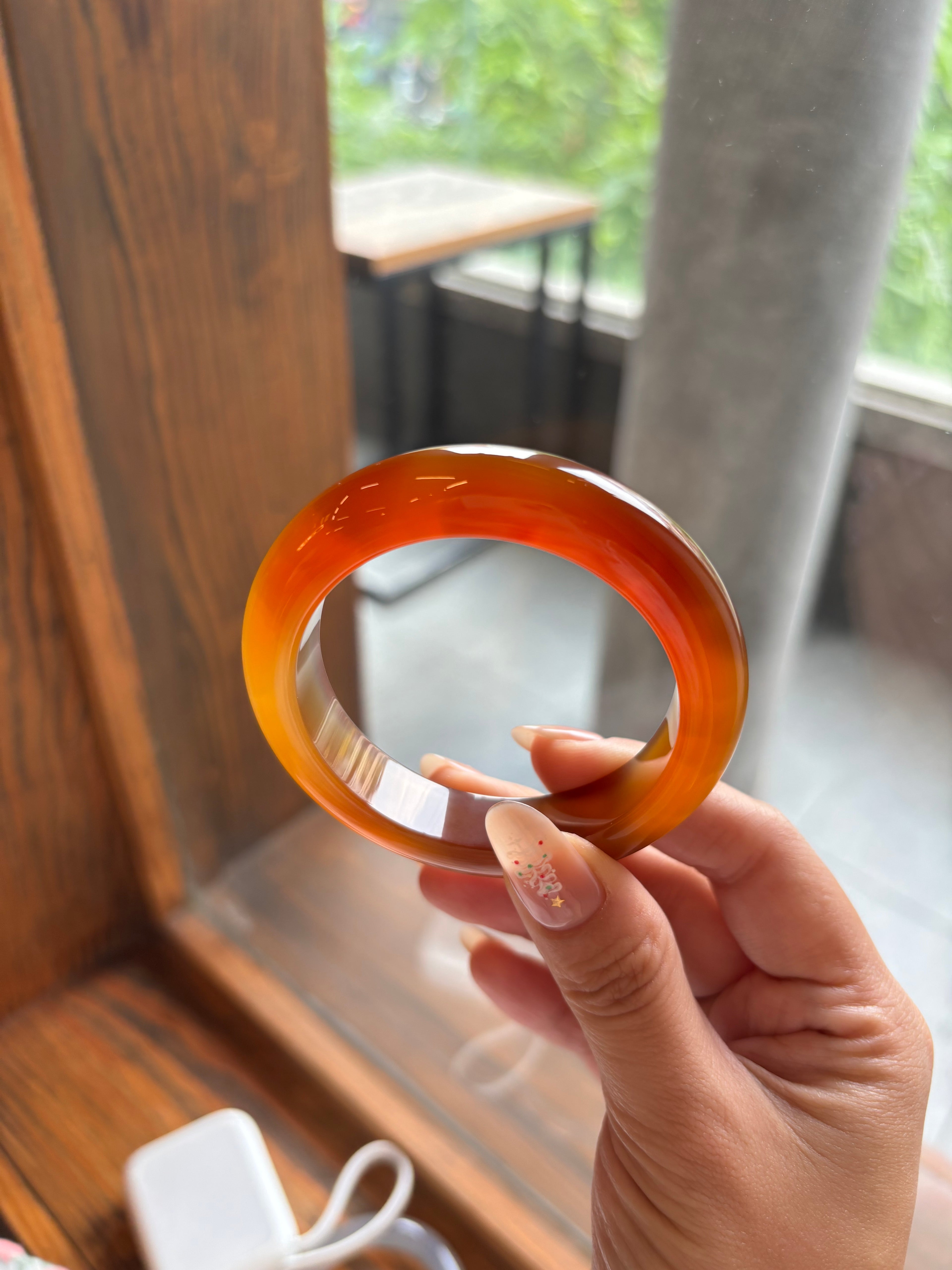 D: Đỏ mật (54.7)