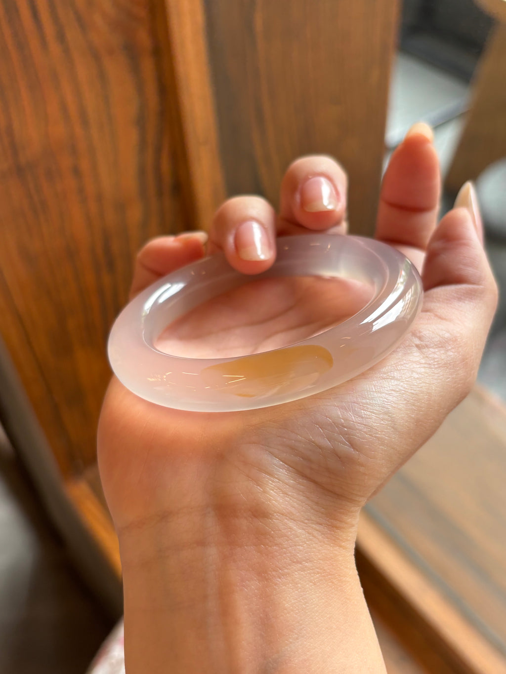 O: xám nhạt (54.85)