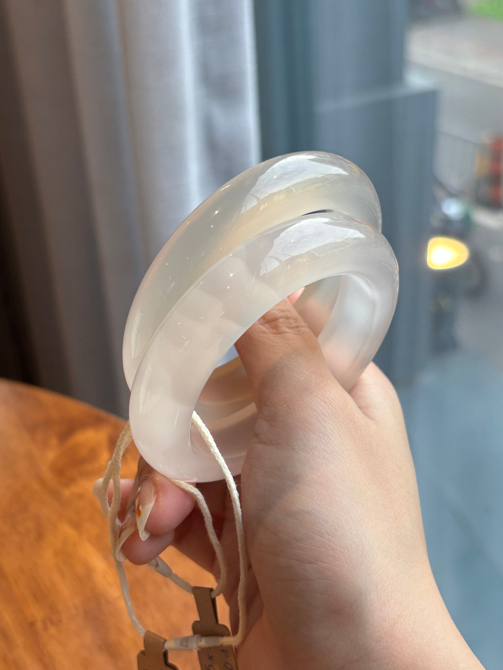 D: Trắng thuần (52.9)