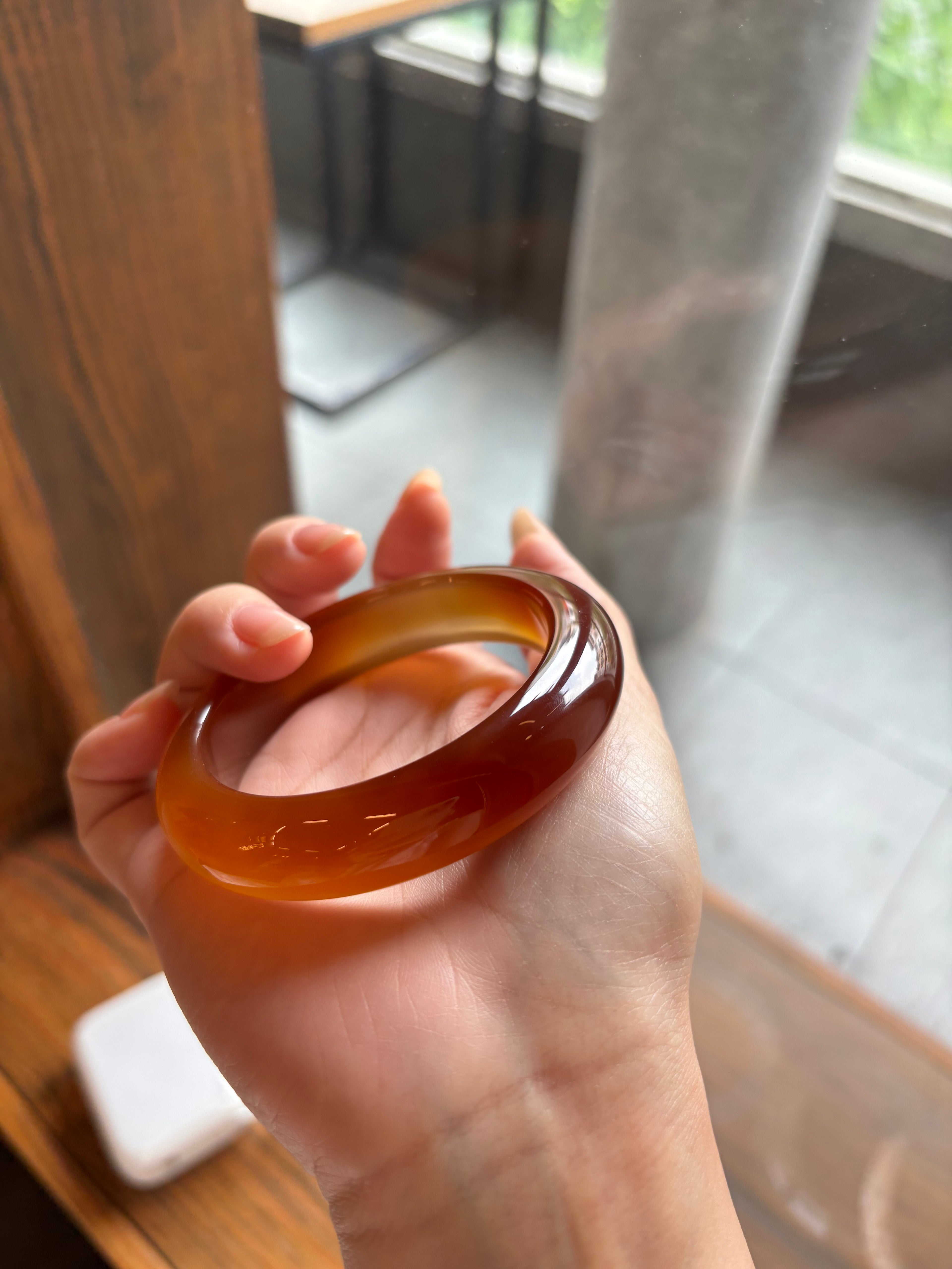 D: Đỏ mật (54.7)