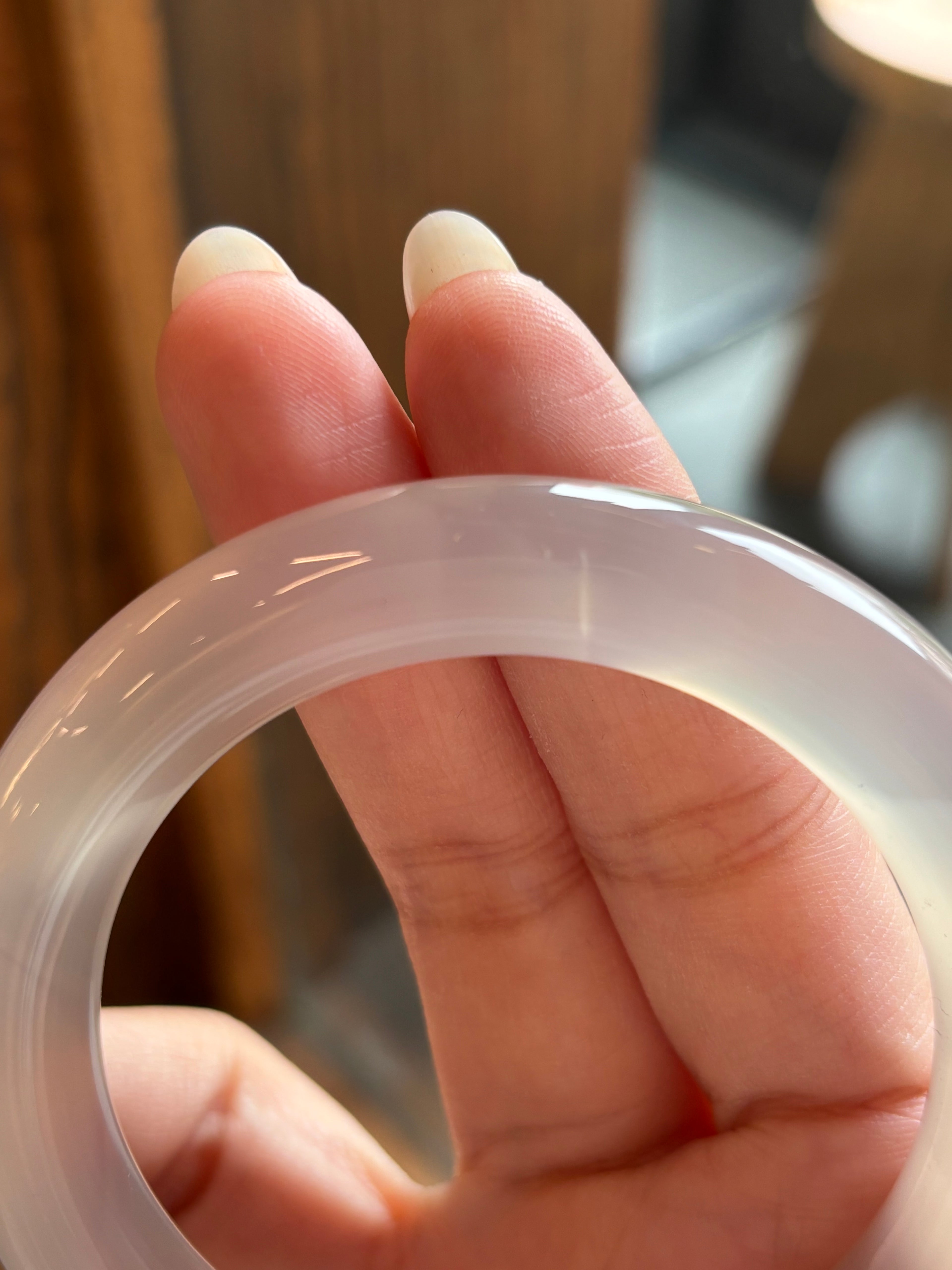 O: xám nhạt (54.85)