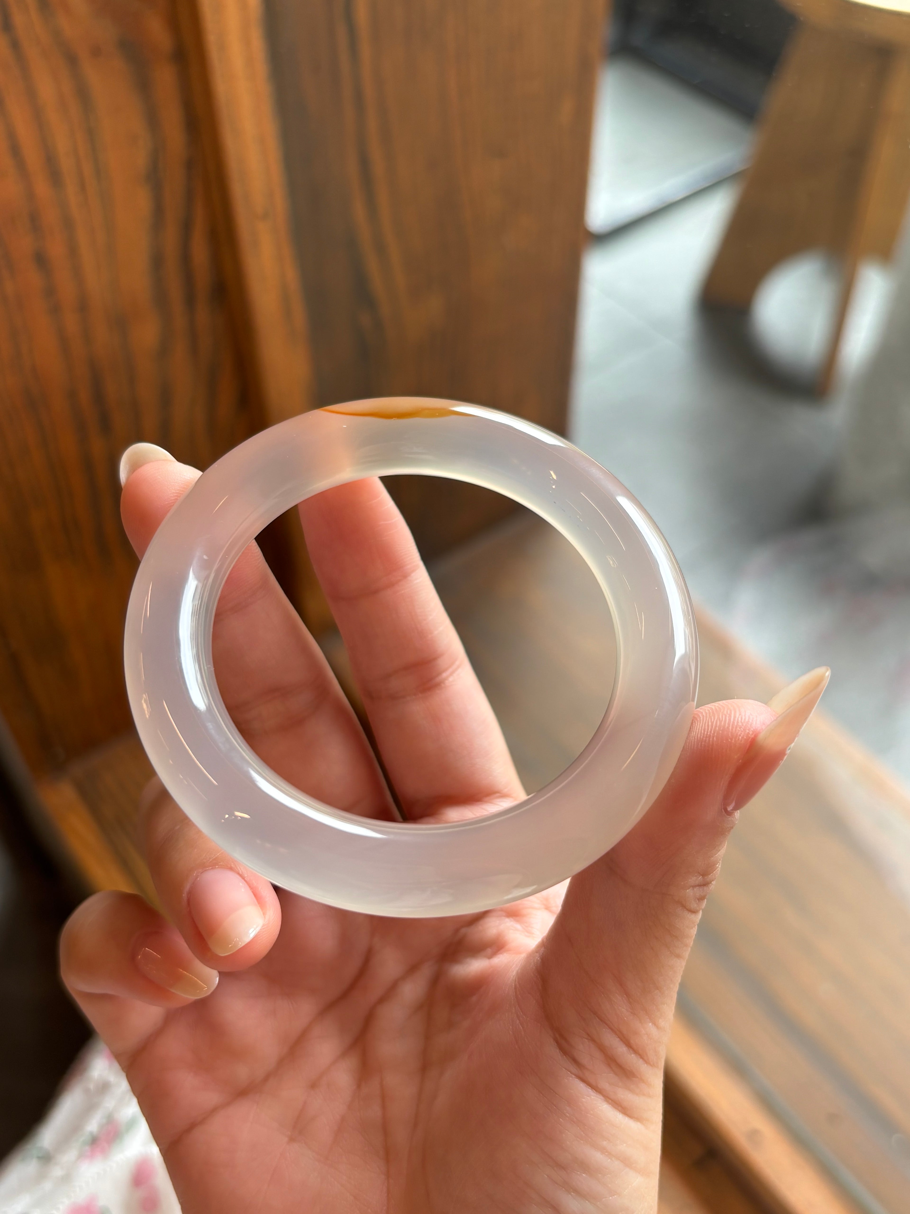 O: xám nhạt (54.85)