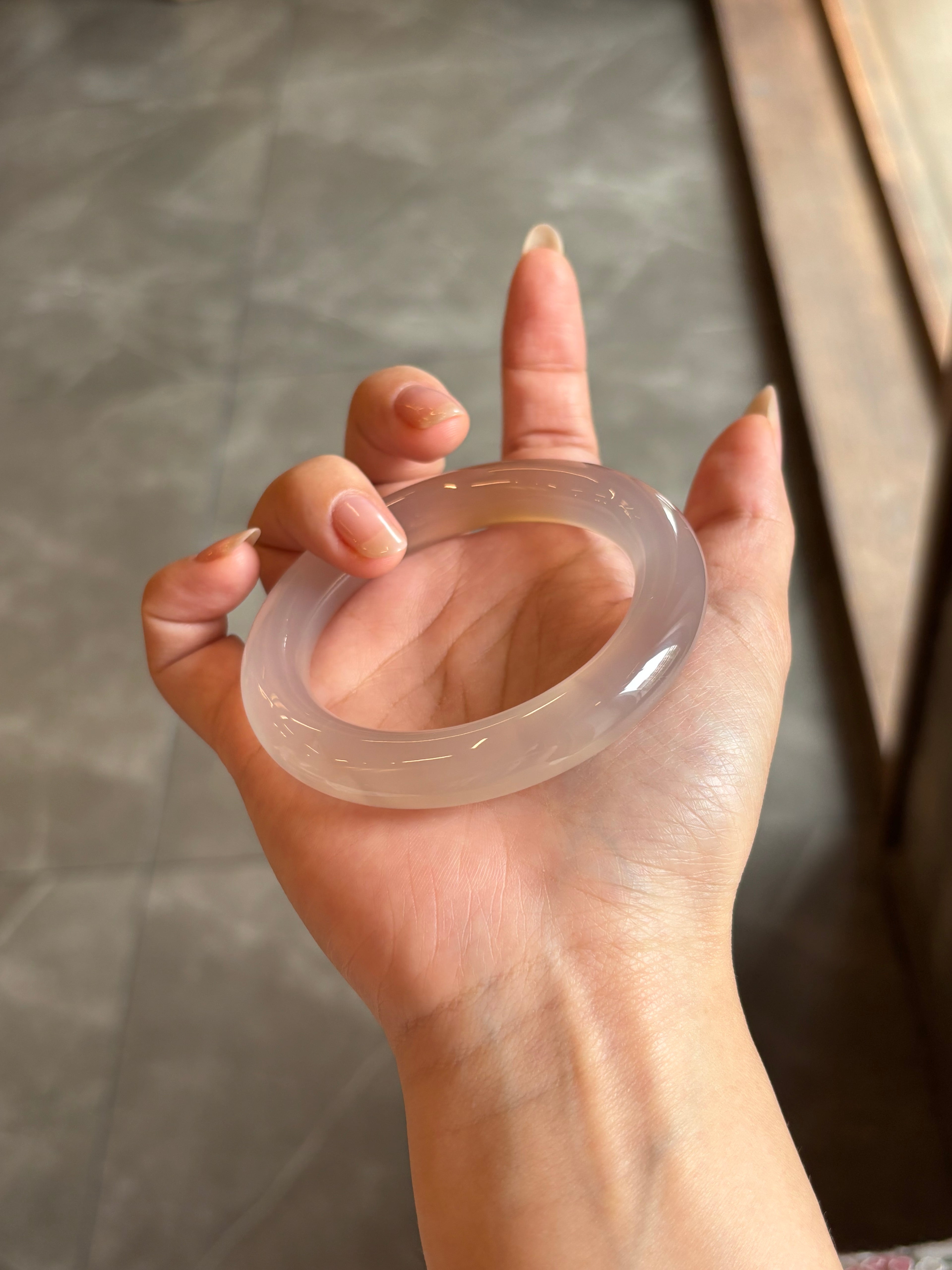 O: xám nhạt (54.85)