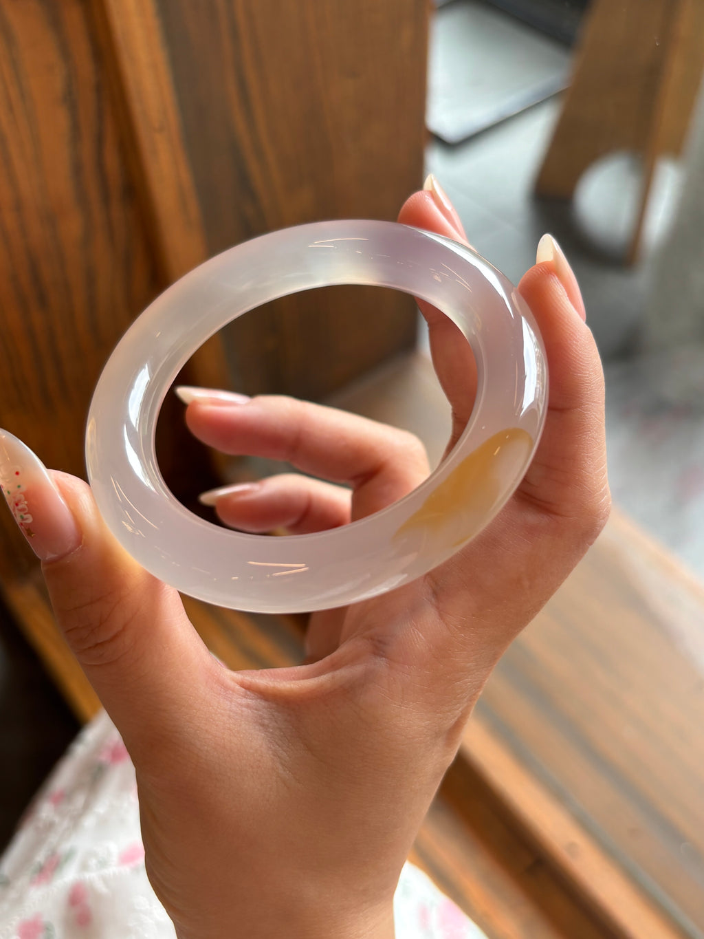 O: xám nhạt (54.85)