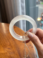 D: Trắng thuần (52.9)