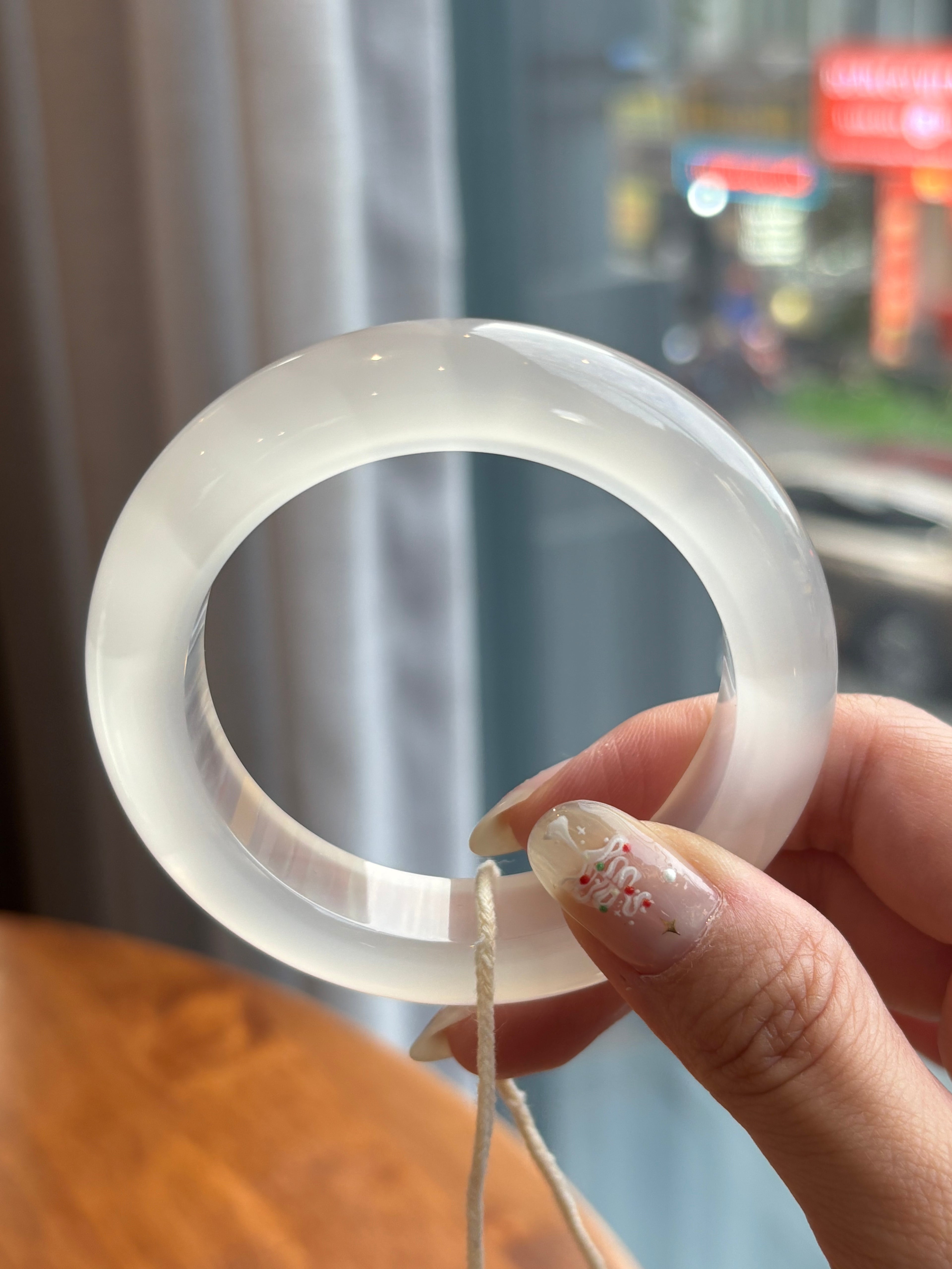 D: Trắng thuần (52.9)