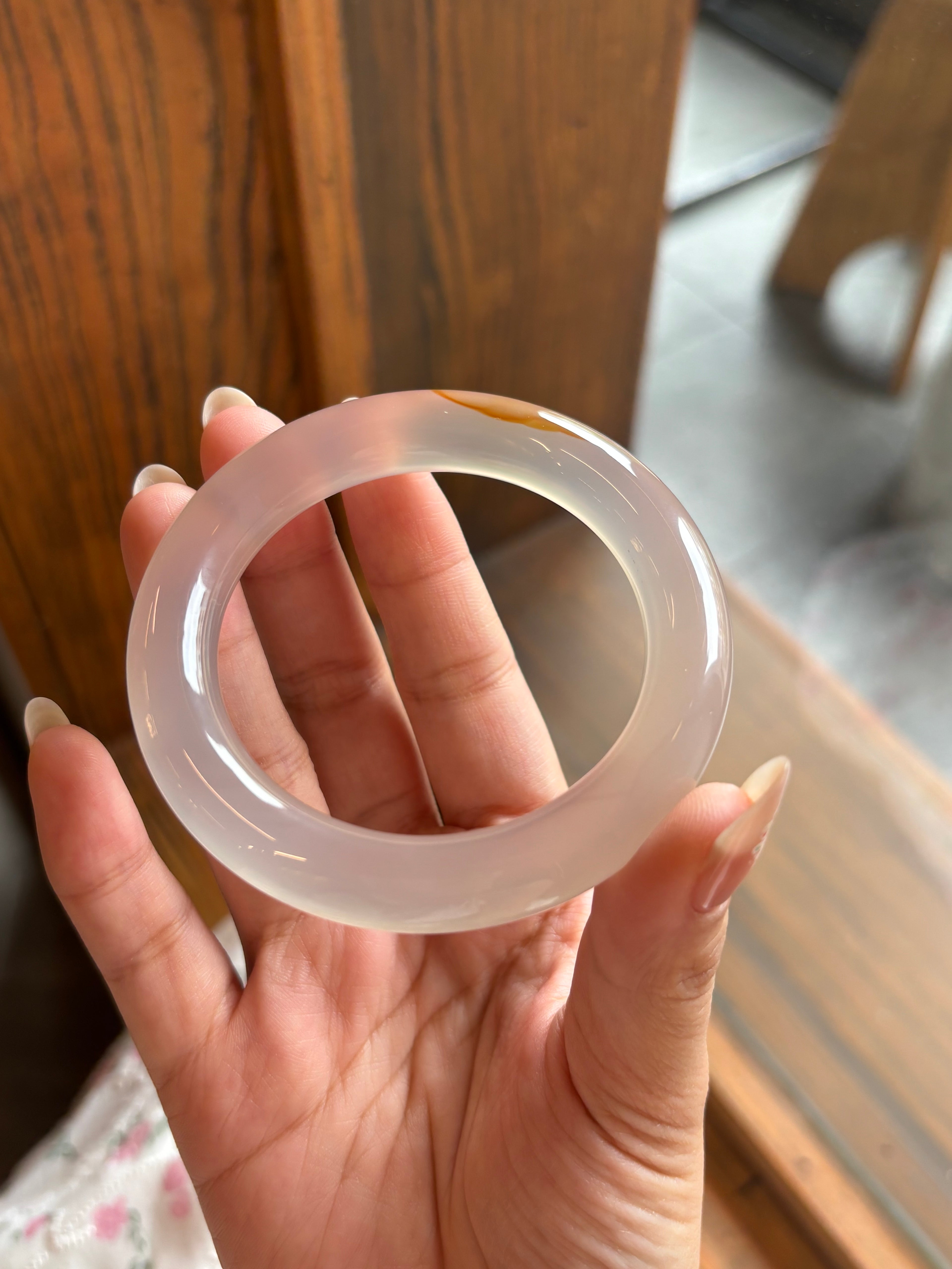 O: xám nhạt (54.85)