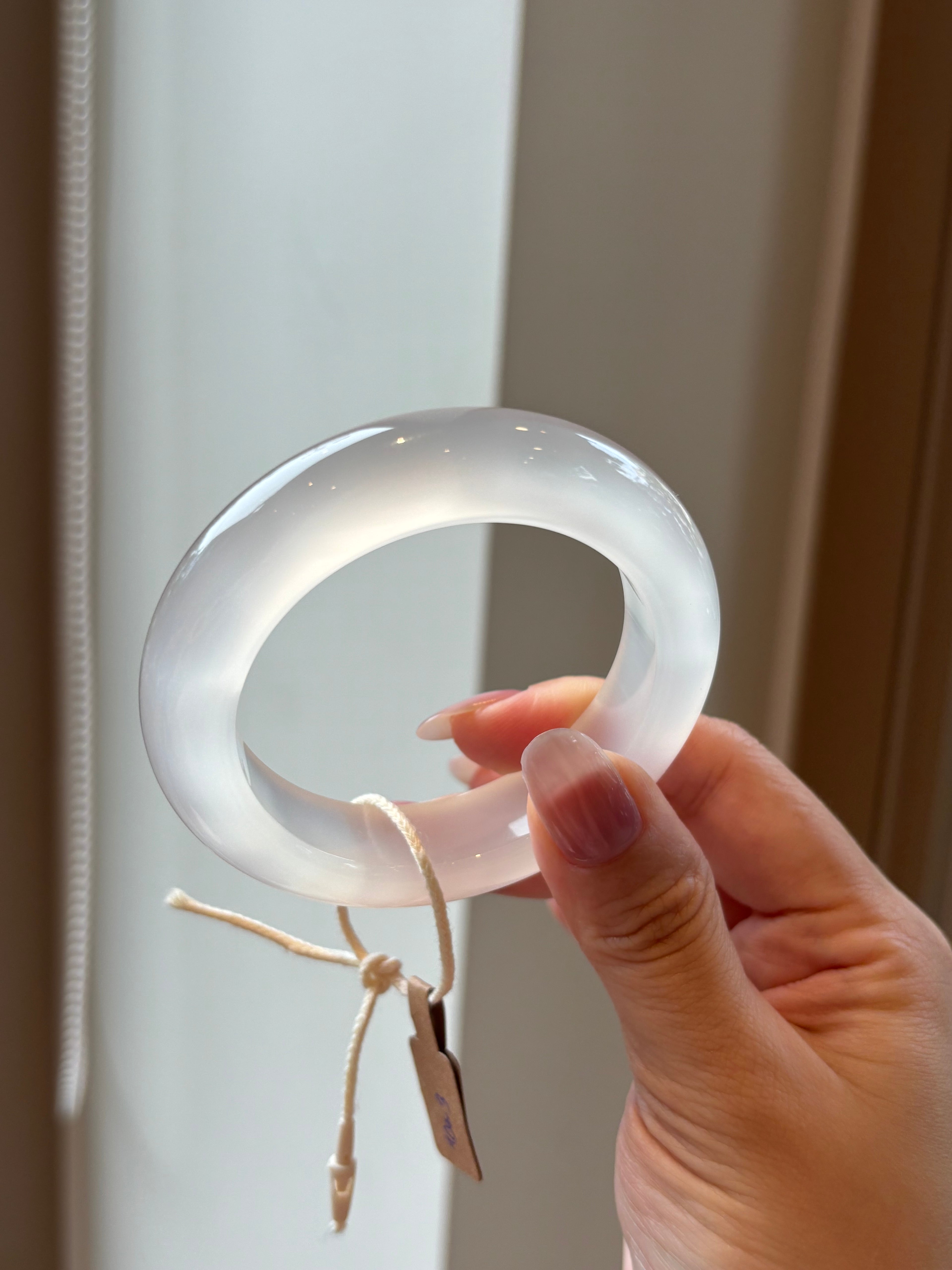 D: Trắng thuần (52.9)