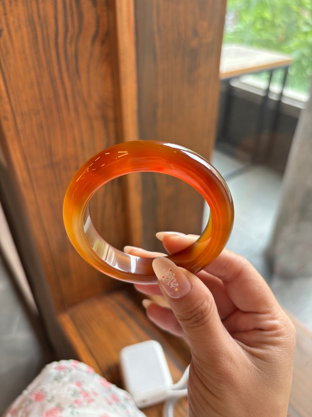 D: Đỏ mật (54.7)