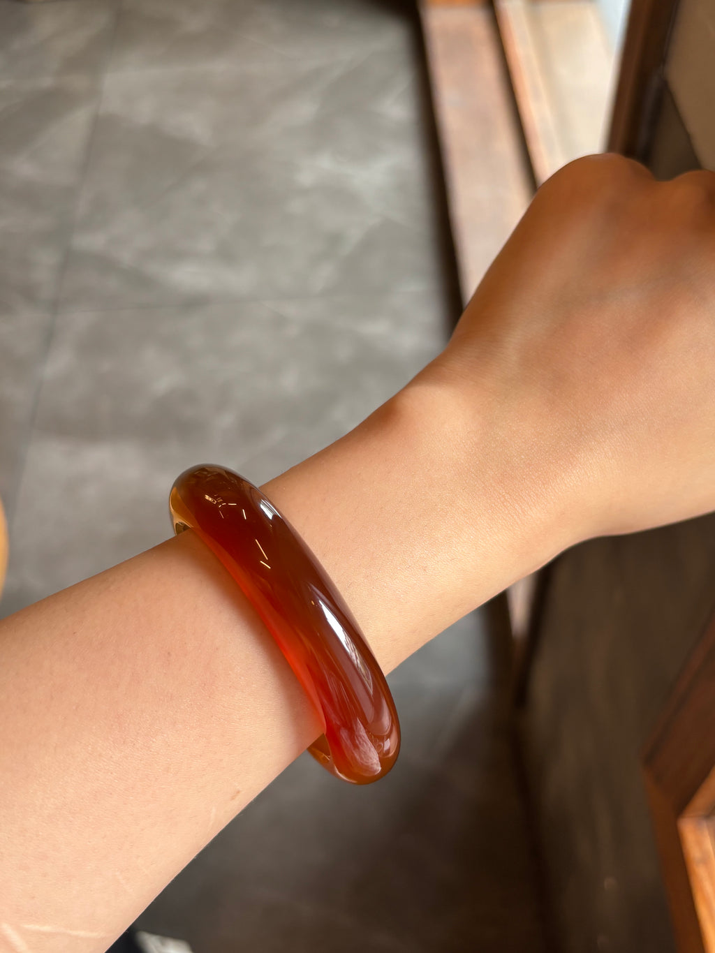 D: Đỏ mật (54.7)