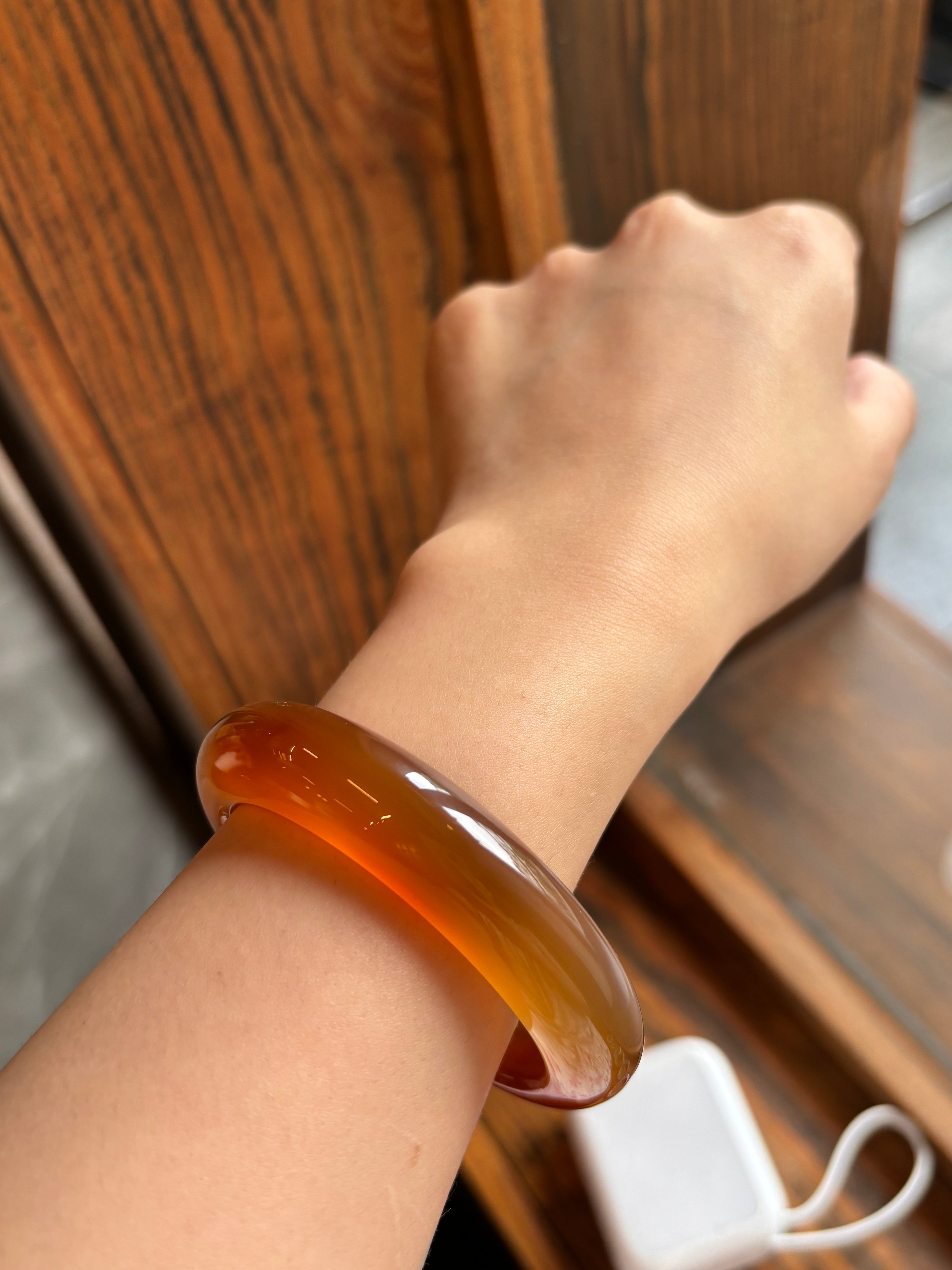 D: Đỏ mật (54.7)